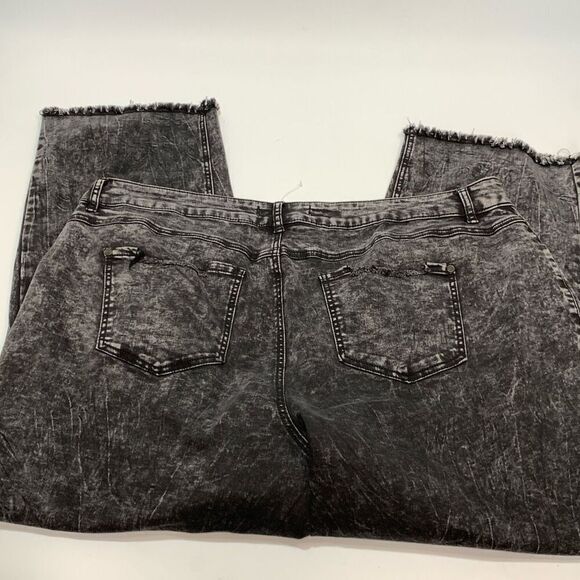 Est. 1946 Women's Acid Wash Denim Ripped Raw Hem Relaxed Jeans Gray Size 22W - Picture 9 of 10